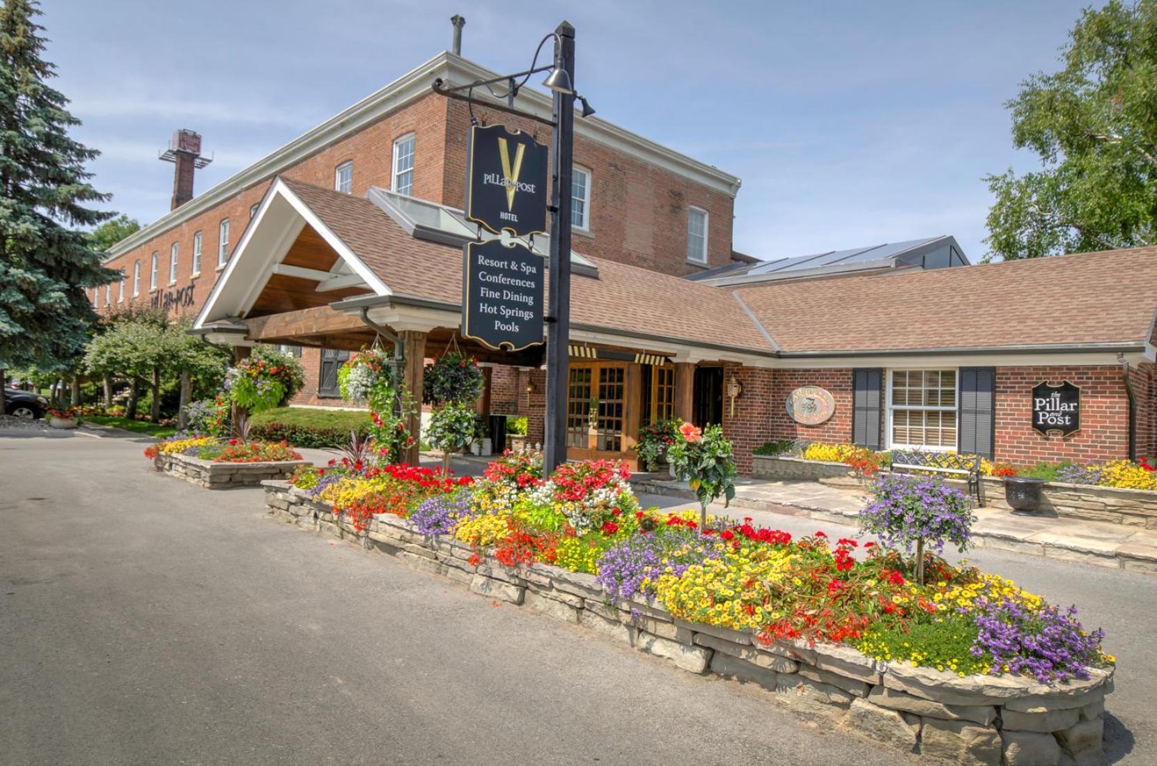 HOTEL PILLAR AND POST | ⋆⋆⋆⋆ | NIAGARA-ON-THE-LAKE, CANADA | SEASON ...